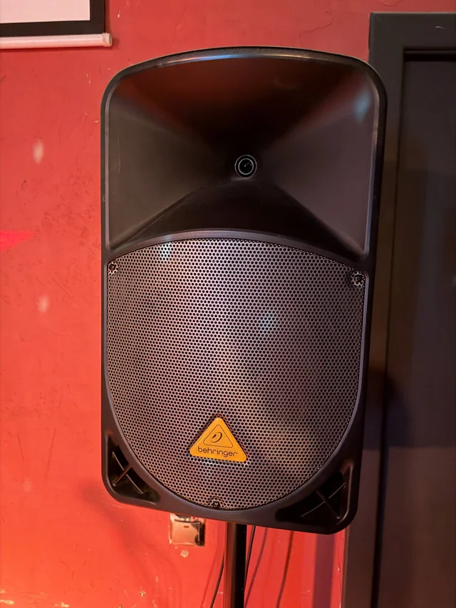 Колонка Behringer Eurolive B112D